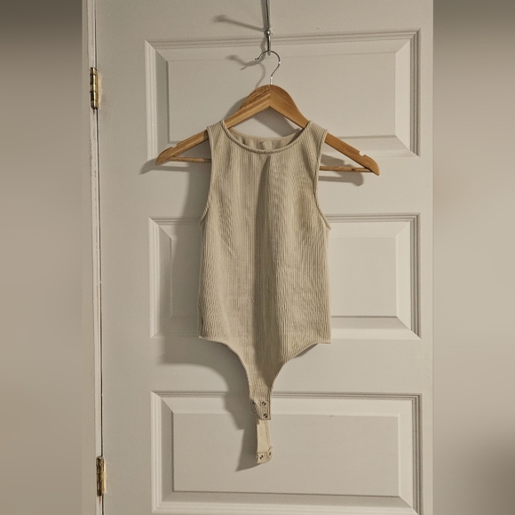 Bodysuits - Picture 1 of 3